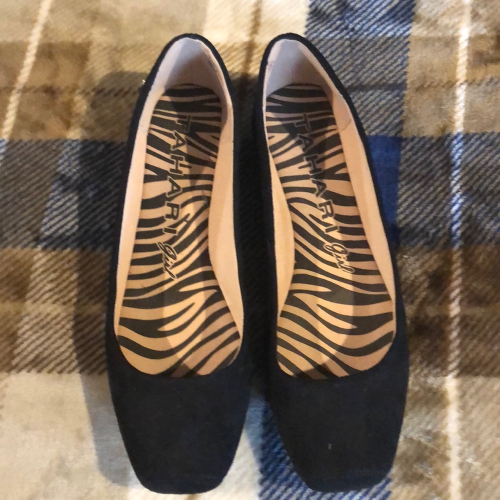 Tahari Girl sueded flats